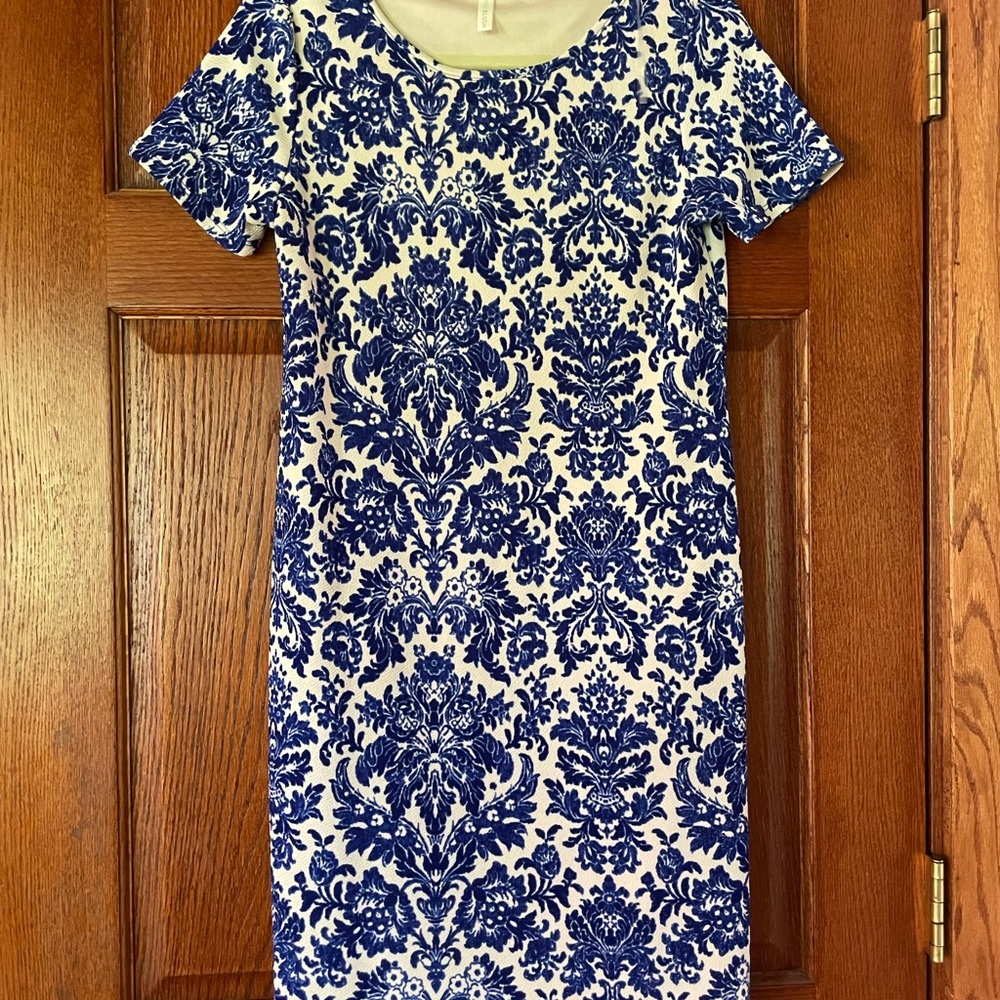 PinkBlush Blue Printed Short Sleeve Fitted
Maternity Dress